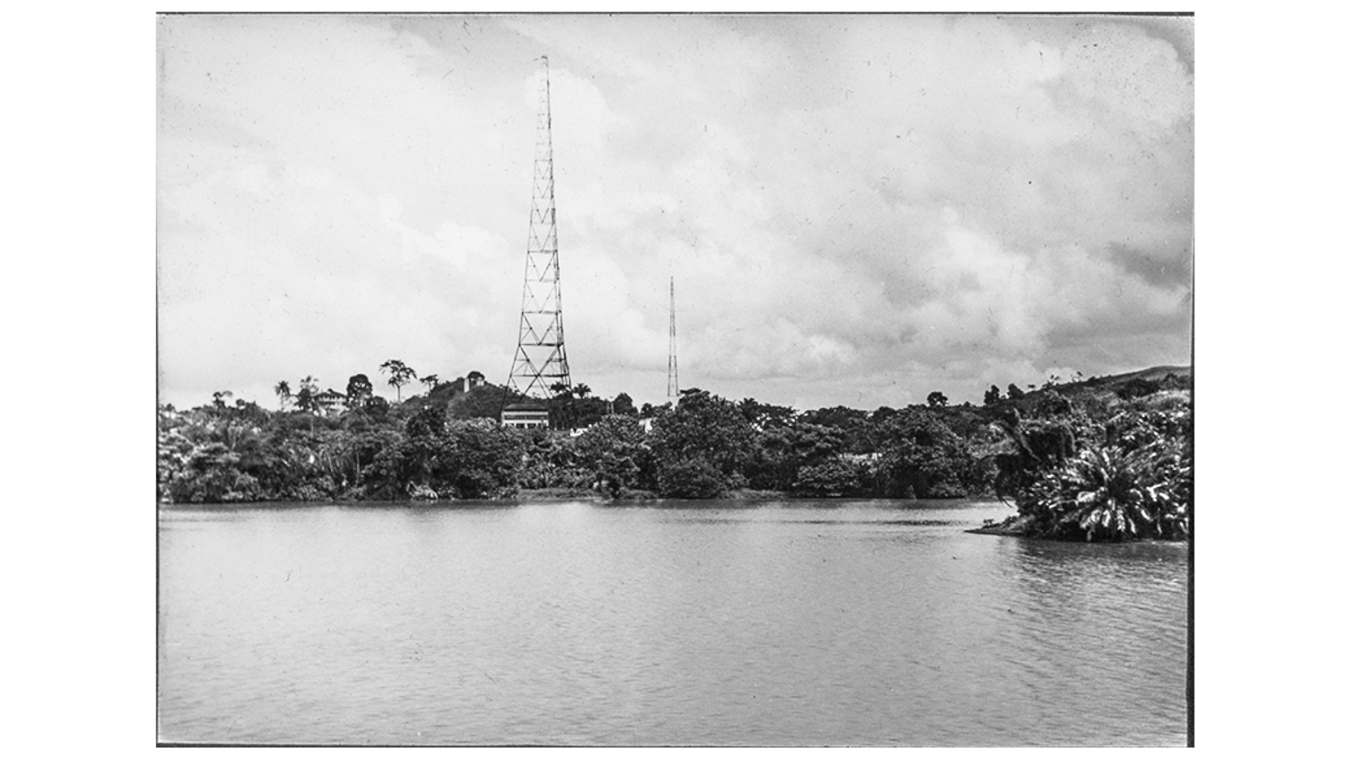 Antenas en el Canal de Panamá